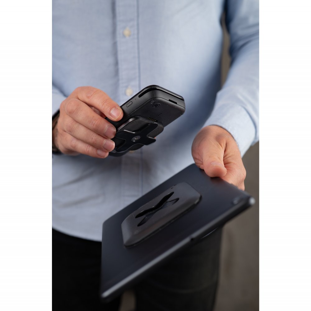 Universal Connect Kit in Use