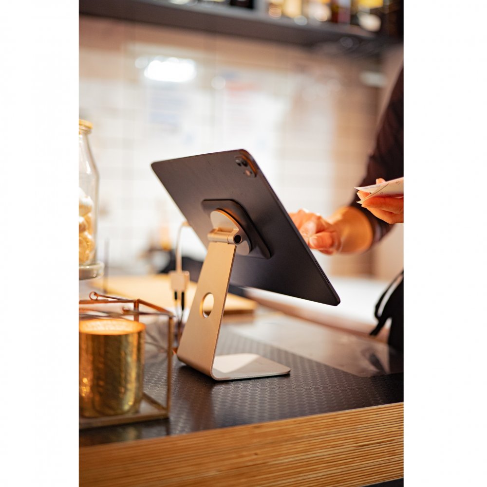 Universal Pivot Stand in Use